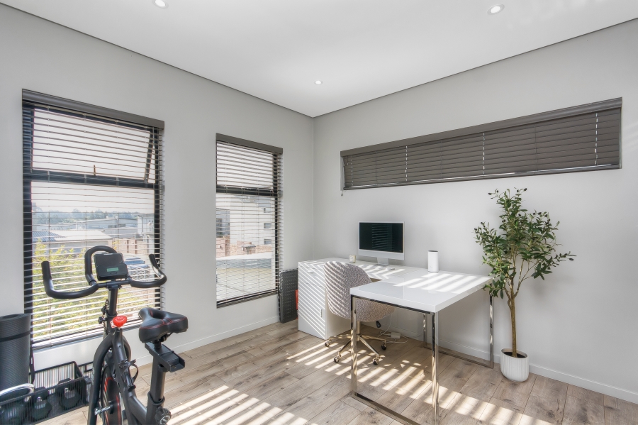 3 Bedroom Property for Sale in Crowthorne AH Gauteng