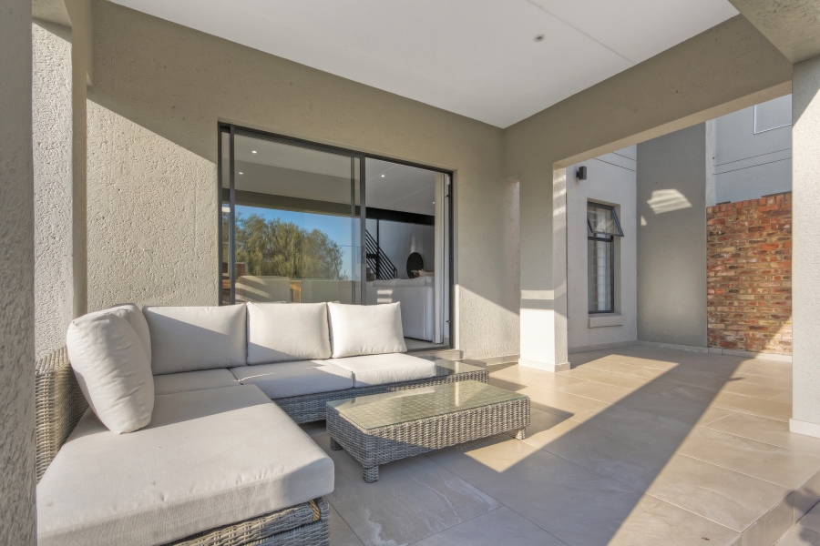 3 Bedroom Property for Sale in Crowthorne AH Gauteng
