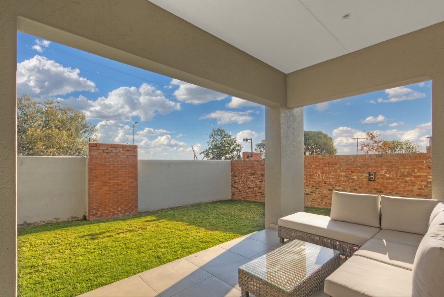 3 Bedroom Property for Sale in Crowthorne AH Gauteng
