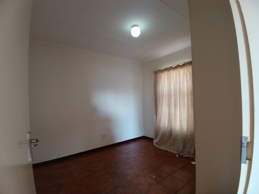 2 Bedroom Property for Sale in Aureus Gauteng
