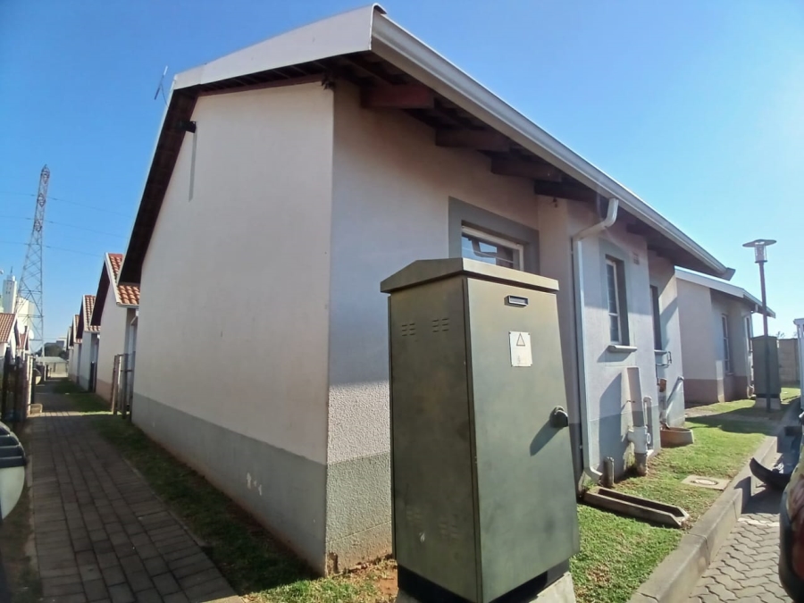 2 Bedroom Property for Sale in Aureus Gauteng