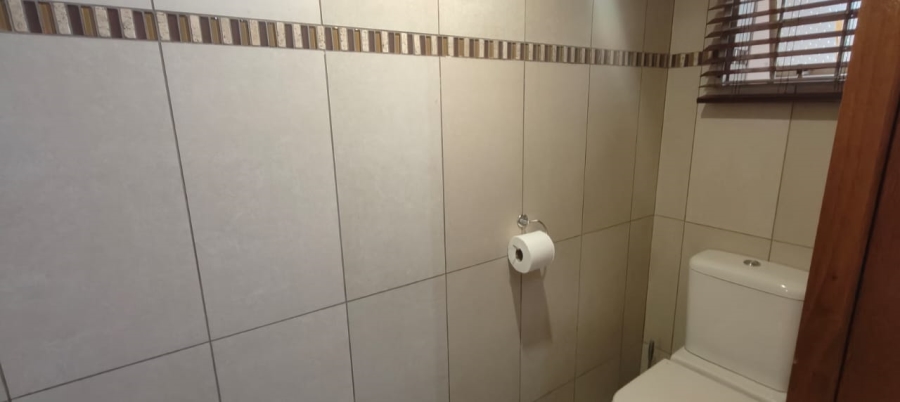 To Let 2 Bedroom Property for Rent in Three Rivers Proper Gauteng
