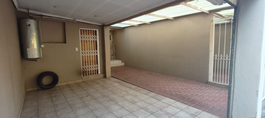 To Let 2 Bedroom Property for Rent in Three Rivers Proper Gauteng