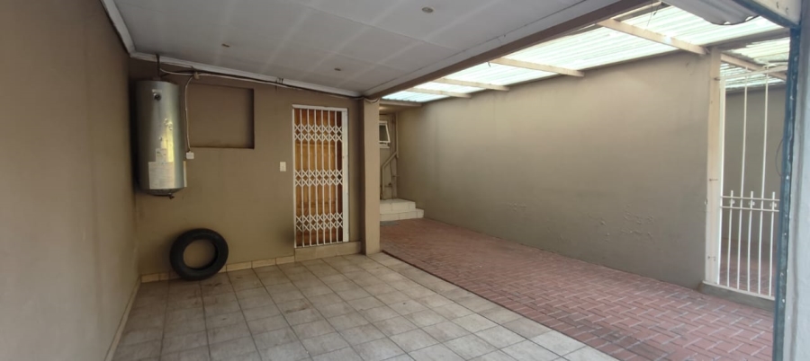 To Let 2 Bedroom Property for Rent in Three Rivers Proper Gauteng