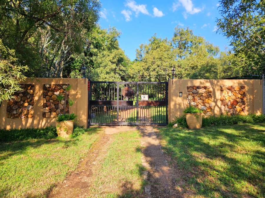 12 Bedroom Property for Sale in Lanseria Gauteng