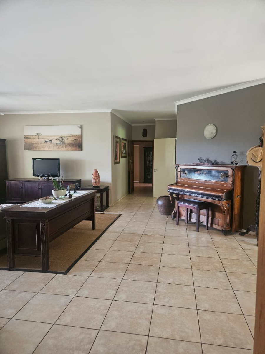 12 Bedroom Property for Sale in Lanseria Gauteng