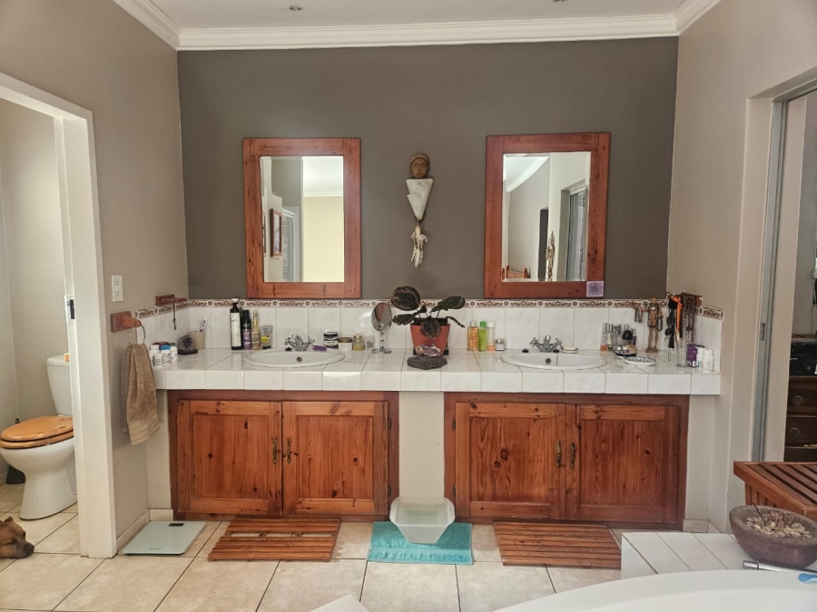 12 Bedroom Property for Sale in Lanseria Gauteng