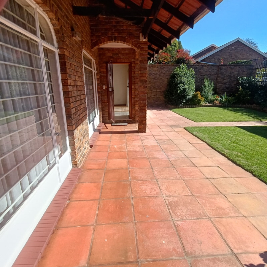 To Let 3 Bedroom Property for Rent in Fairland Gauteng
