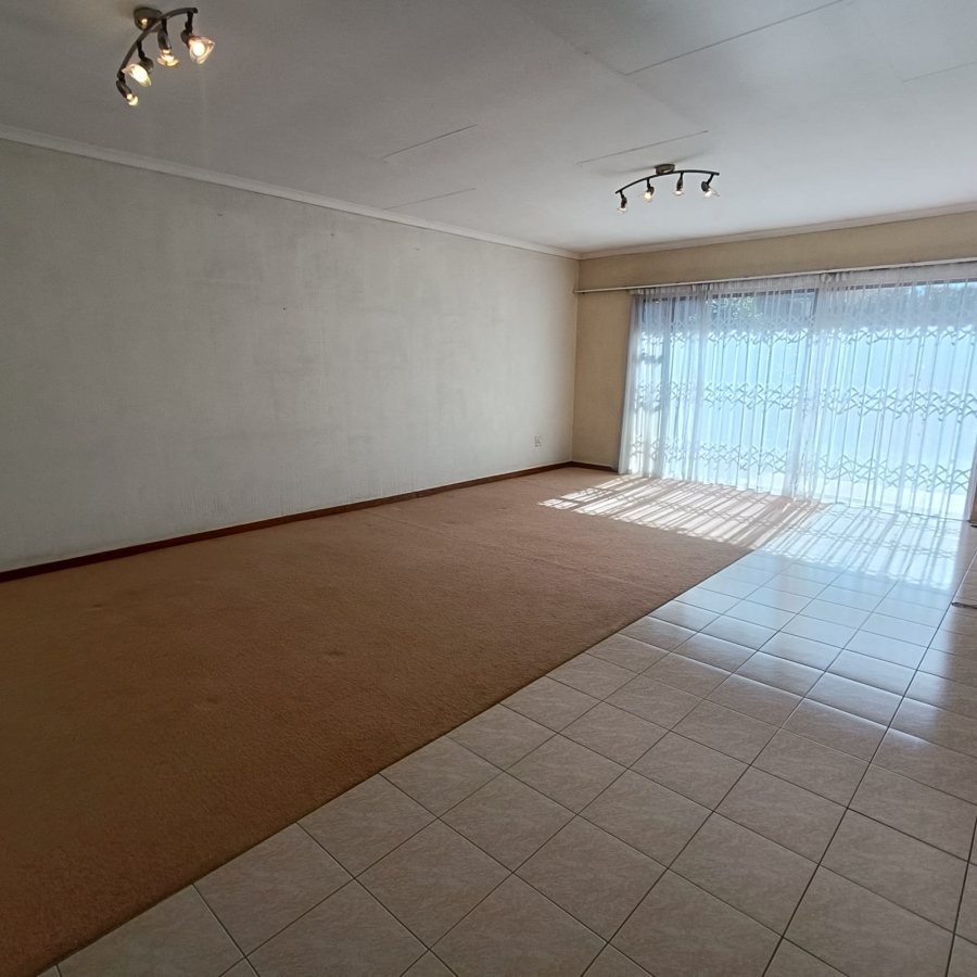 To Let 3 Bedroom Property for Rent in Fairland Gauteng