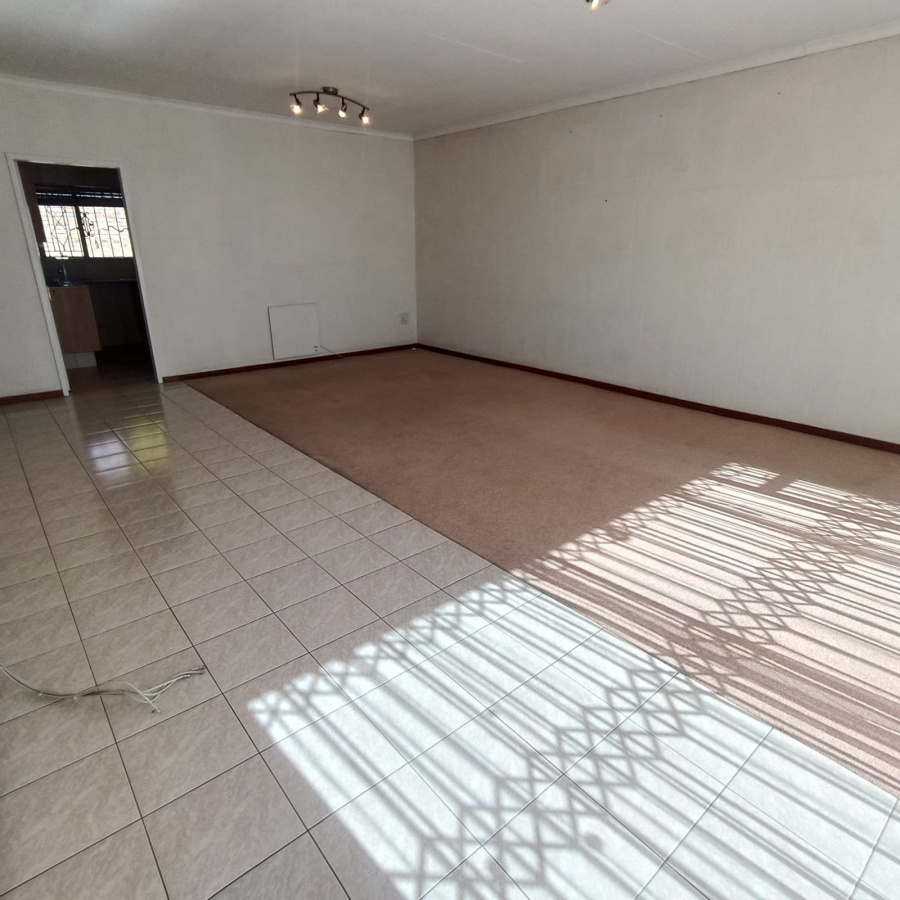 To Let 3 Bedroom Property for Rent in Fairland Gauteng
