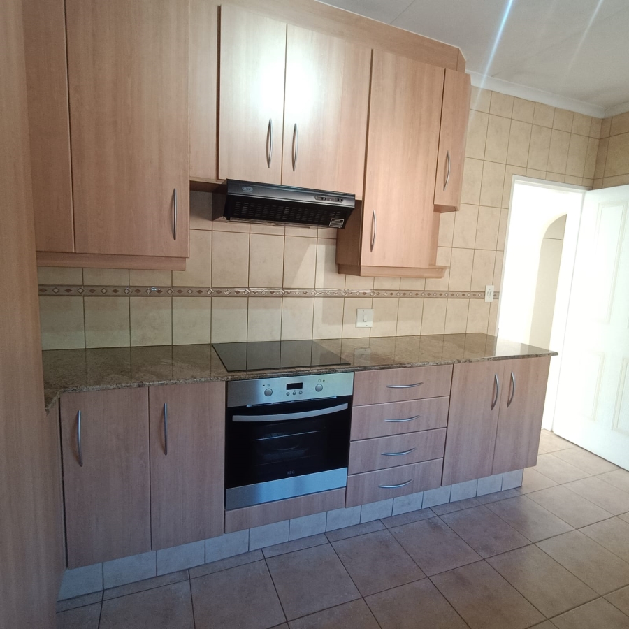To Let 3 Bedroom Property for Rent in Fairland Gauteng