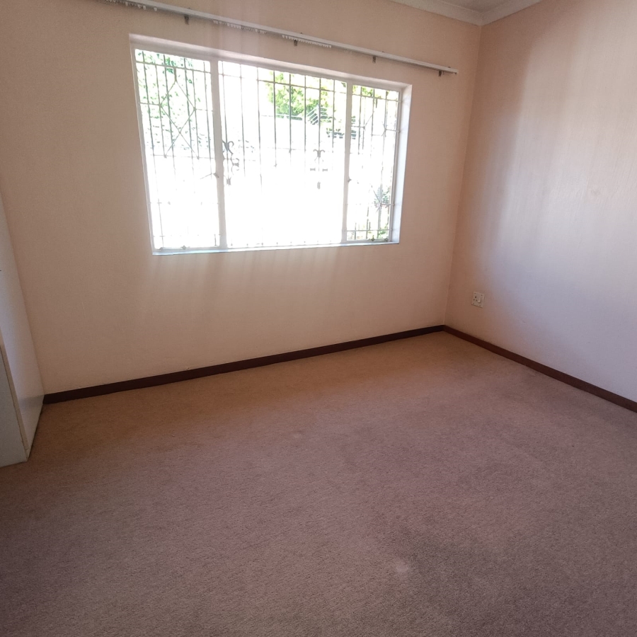 To Let 3 Bedroom Property for Rent in Fairland Gauteng