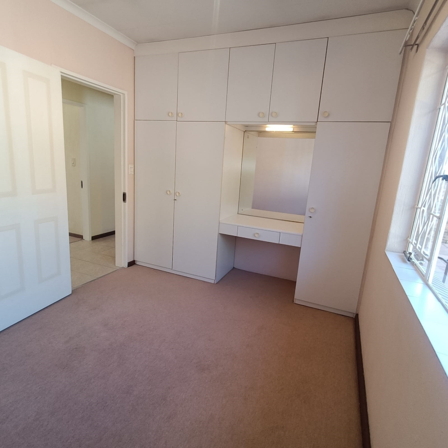 To Let 3 Bedroom Property for Rent in Fairland Gauteng