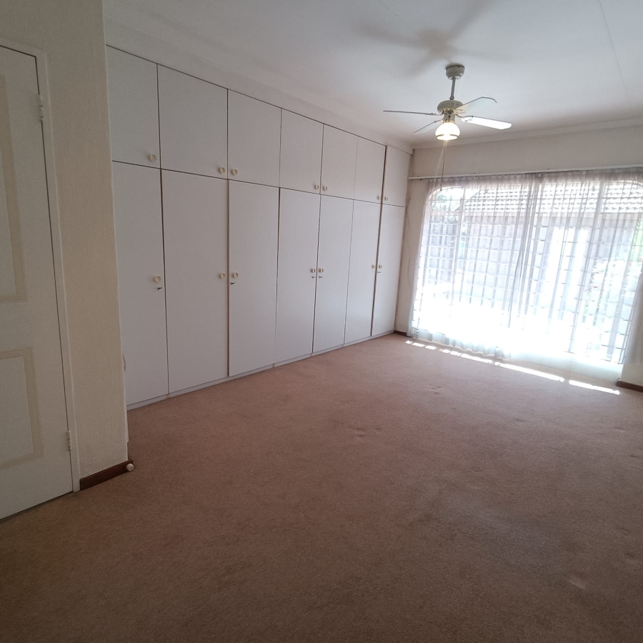 To Let 3 Bedroom Property for Rent in Fairland Gauteng