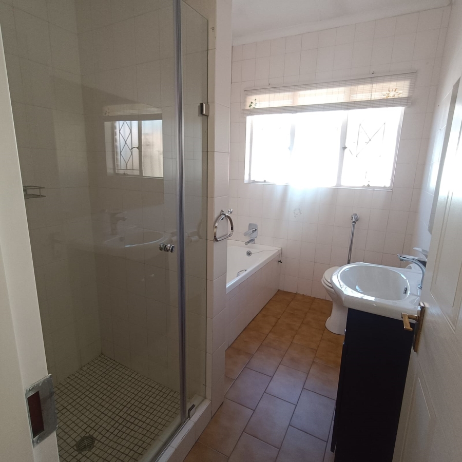 To Let 3 Bedroom Property for Rent in Fairland Gauteng