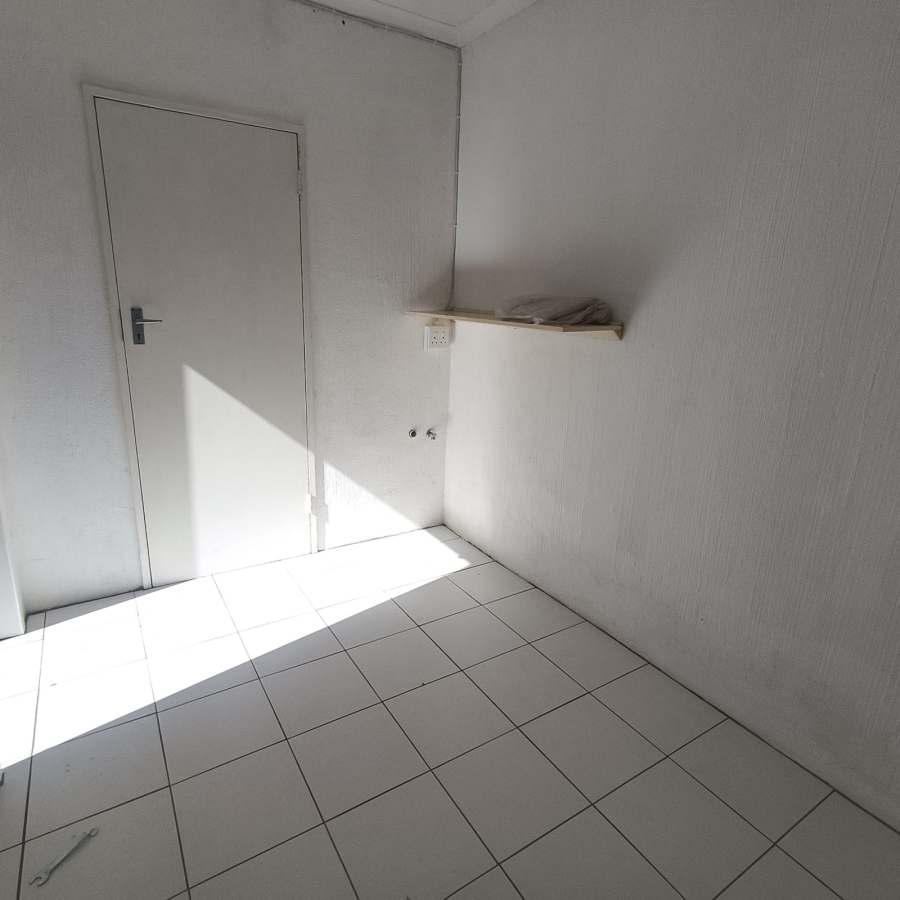 To Let 3 Bedroom Property for Rent in Fairland Gauteng