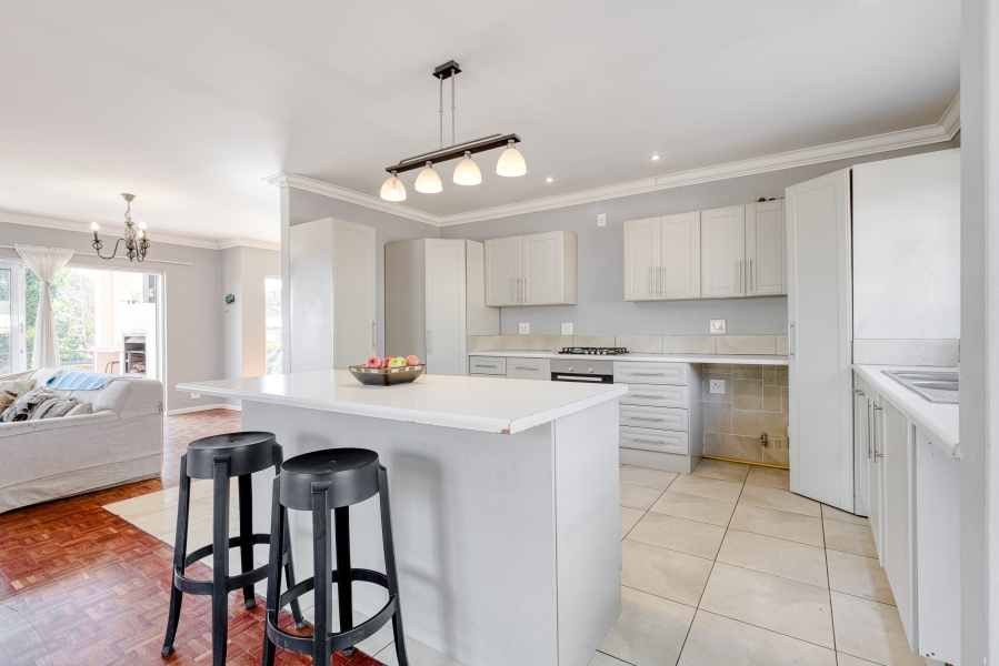 4 Bedroom Property for Sale in Linden Gauteng