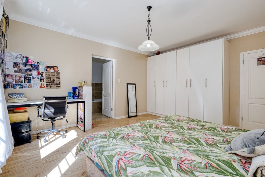 4 Bedroom Property for Sale in Linden Gauteng