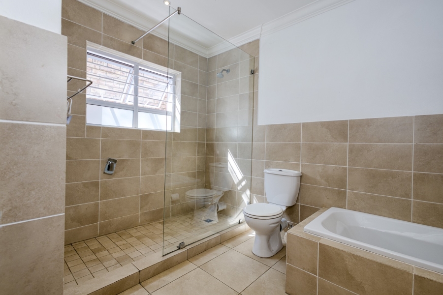 4 Bedroom Property for Sale in Linden Gauteng