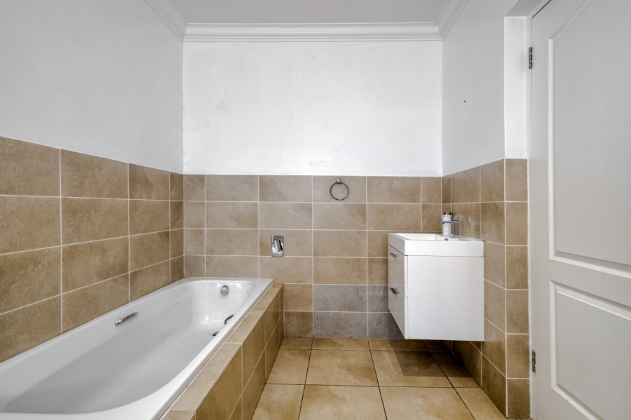 4 Bedroom Property for Sale in Linden Gauteng