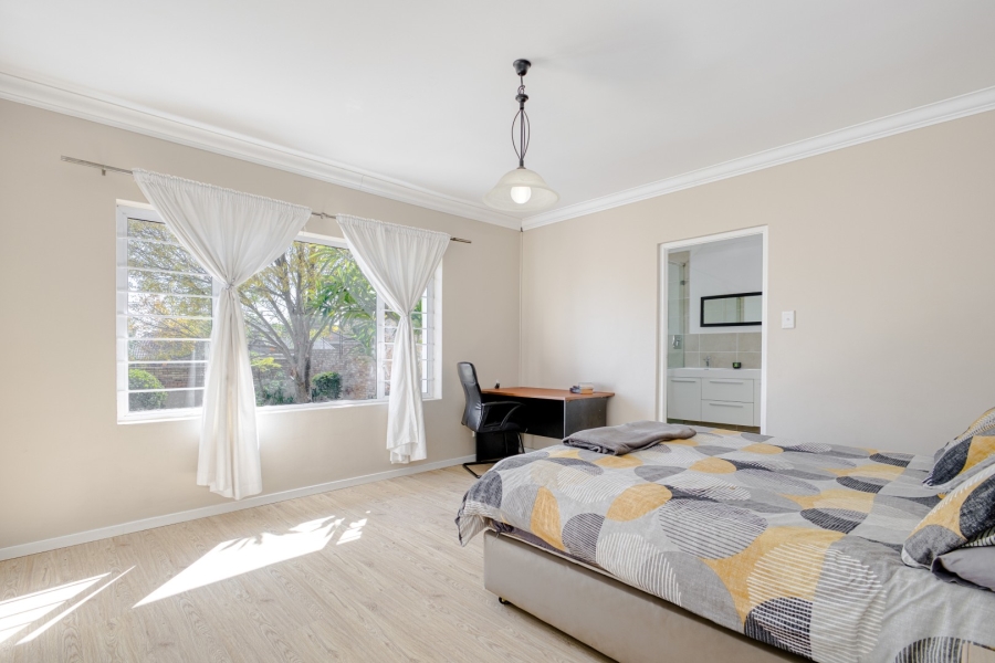 4 Bedroom Property for Sale in Linden Gauteng