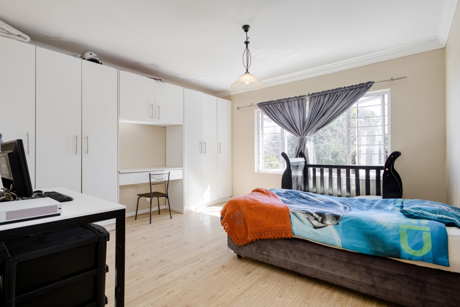 4 Bedroom Property for Sale in Linden Gauteng