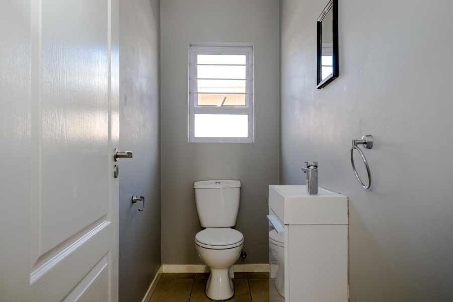 4 Bedroom Property for Sale in Linden Gauteng
