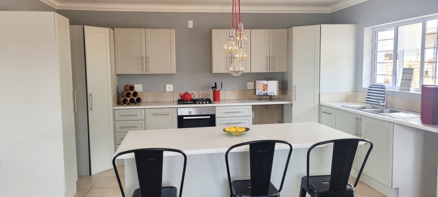 4 Bedroom Property for Sale in Linden Gauteng
