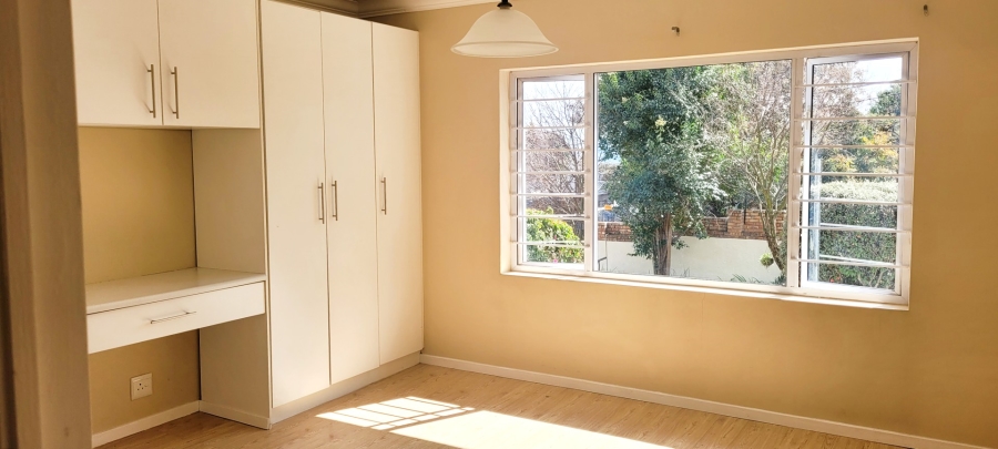 4 Bedroom Property for Sale in Linden Gauteng