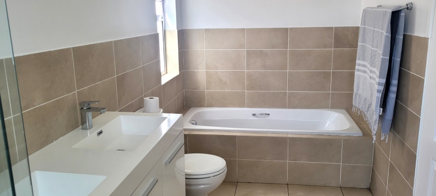 4 Bedroom Property for Sale in Linden Gauteng