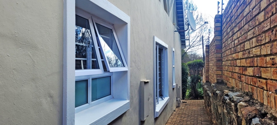 4 Bedroom Property for Sale in Linden Gauteng