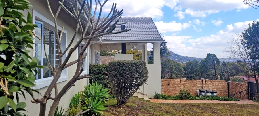 4 Bedroom Property for Sale in Linden Gauteng