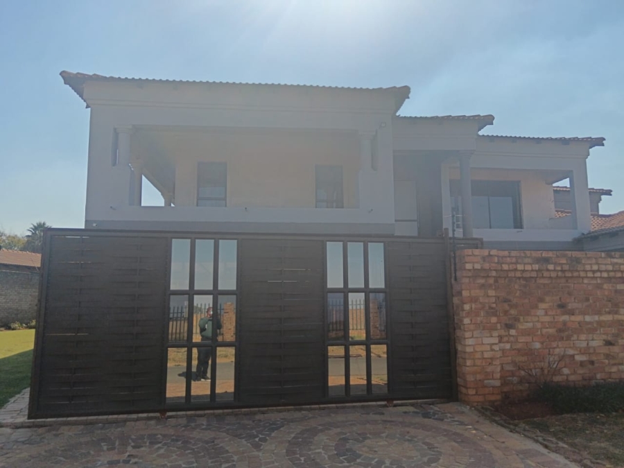 6 Bedroom Property for Sale in Dersley Gauteng