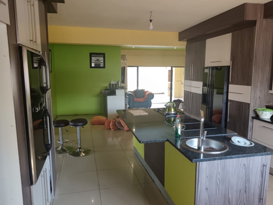 6 Bedroom Property for Sale in Dersley Gauteng