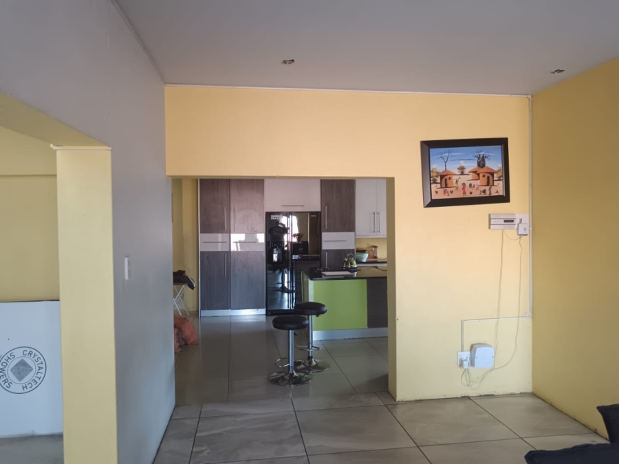 6 Bedroom Property for Sale in Dersley Gauteng