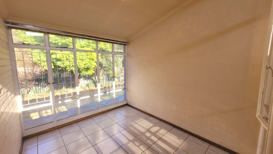 To Let 3 Bedroom Property for Rent in Alberante Gauteng