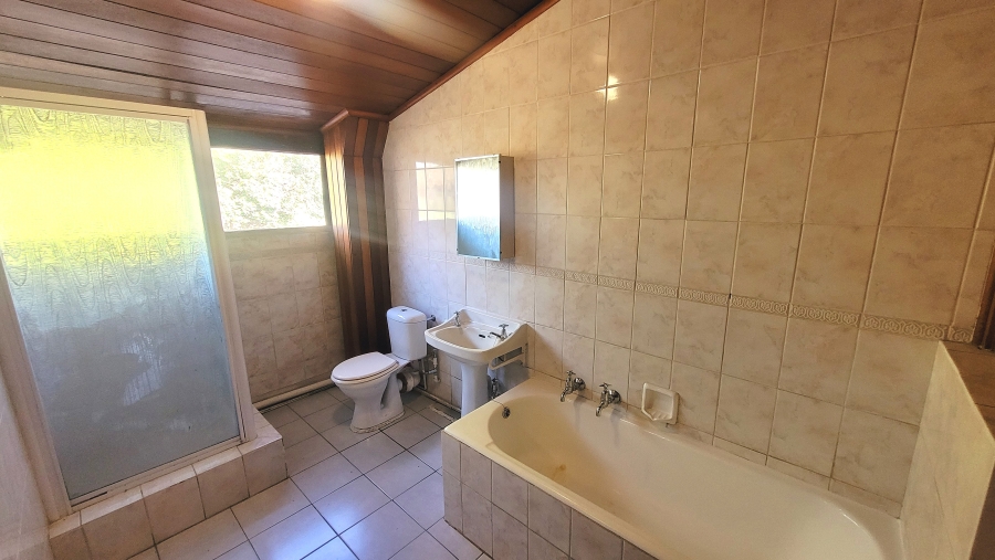 To Let 3 Bedroom Property for Rent in Alberante Gauteng