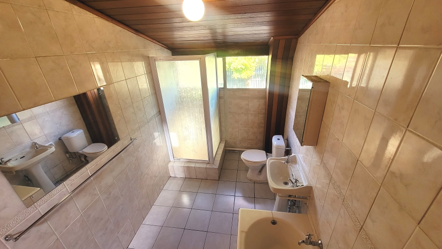 To Let 3 Bedroom Property for Rent in Alberante Gauteng