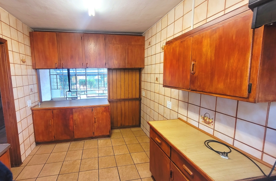 To Let 3 Bedroom Property for Rent in Alberante Gauteng