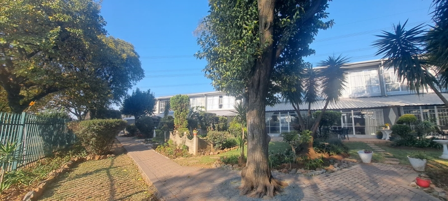 To Let 3 Bedroom Property for Rent in Alberante Gauteng