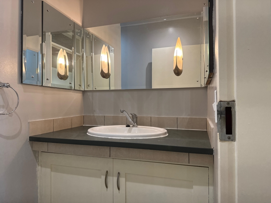 To Let 1 Bedroom Property for Rent in Killarney Gauteng
