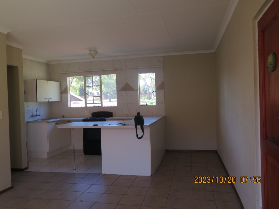 To Let 2 Bedroom Property for Rent in Allen Grove Gauteng