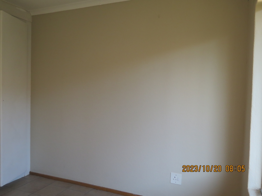 To Let 2 Bedroom Property for Rent in Allen Grove Gauteng