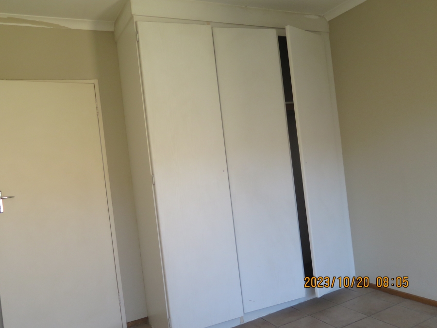 To Let 2 Bedroom Property for Rent in Allen Grove Gauteng