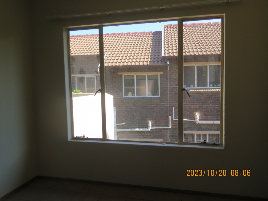 To Let 2 Bedroom Property for Rent in Allen Grove Gauteng