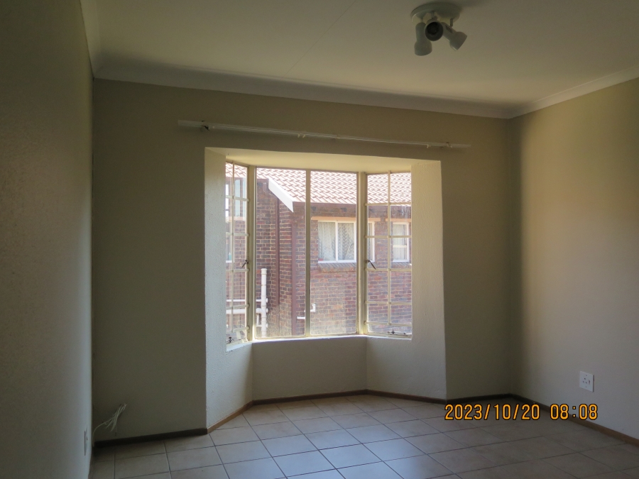 To Let 2 Bedroom Property for Rent in Allen Grove Gauteng
