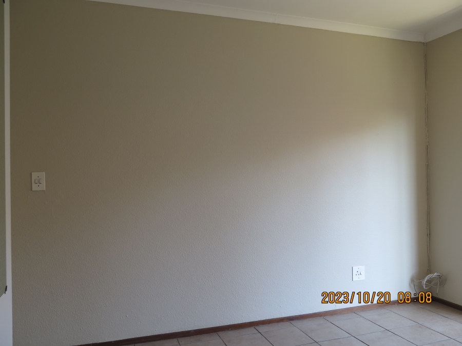 To Let 2 Bedroom Property for Rent in Allen Grove Gauteng