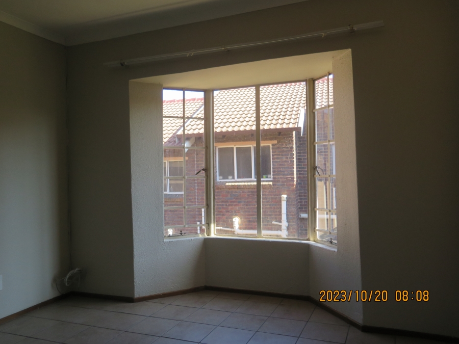 To Let 2 Bedroom Property for Rent in Allen Grove Gauteng