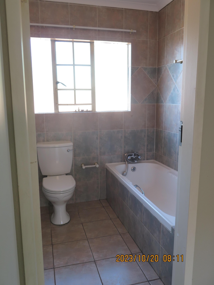 To Let 2 Bedroom Property for Rent in Allen Grove Gauteng