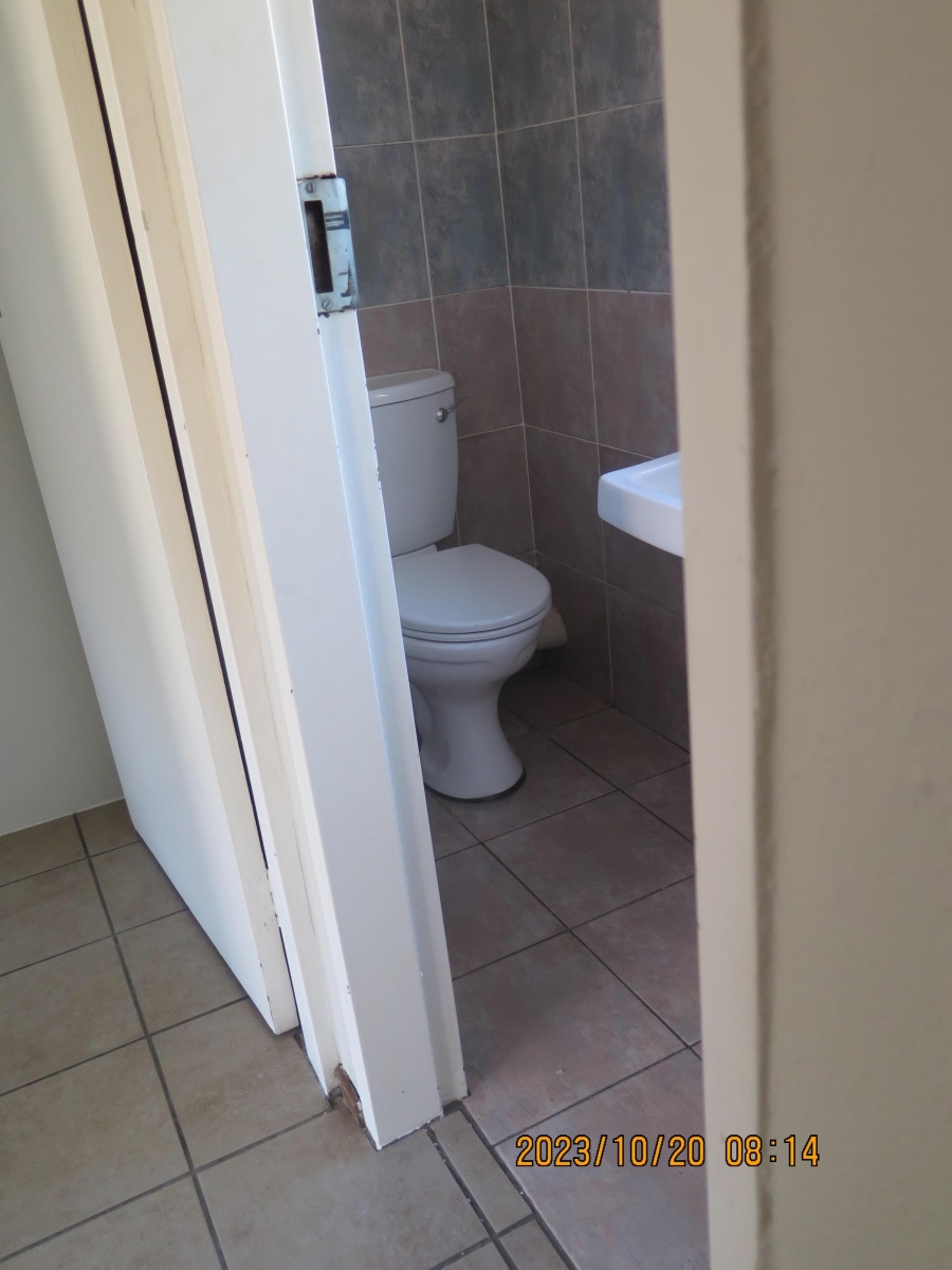 To Let 2 Bedroom Property for Rent in Allen Grove Gauteng